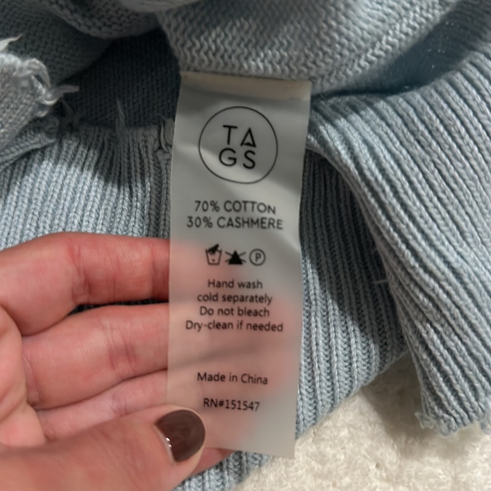 Distressed Sweater - Picture 5 of 5